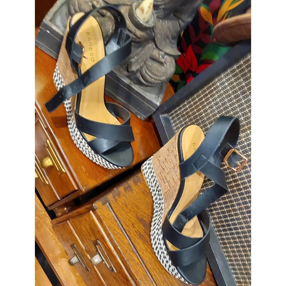 Bamboo Platform Lightweight Wedge Sandals in Black, Cork, Woven. Size 8.5